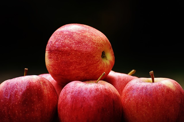 How to Purchase and Store Apples at Home?