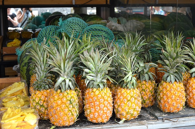 How to Choose a Ripe Pineapple and Store it?