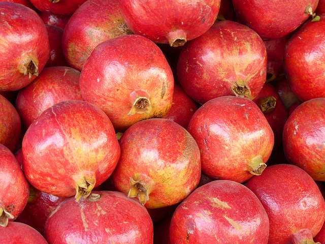 How to Tell if a Pomegranate is Ripe